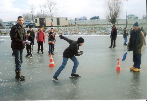 Schaatswedstrijd2 (79K)